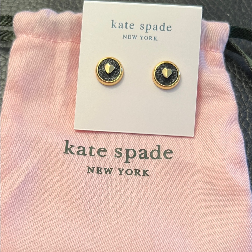 KATE SPADE GOLD TONE HEART ON BLACK NWT PIERCED STUD EARRINGS